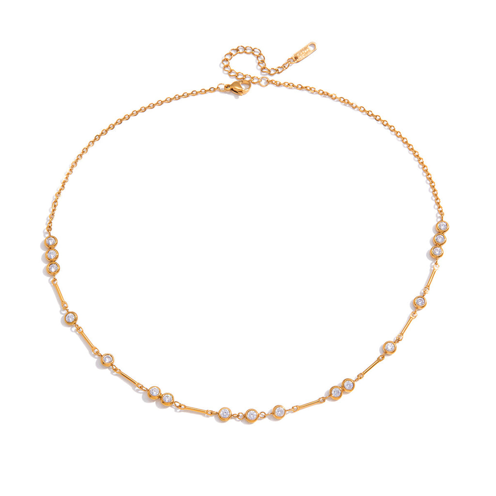 Damen Halskette mit funkelnden Zirkonia und elegantem Edelstahldesign Shop Nory