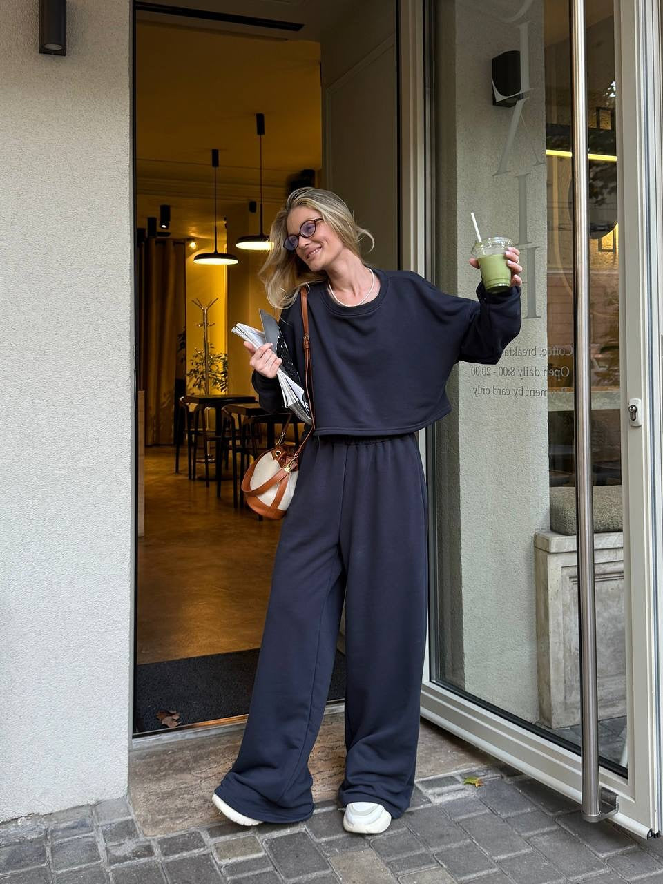 Damen Oversize-Lounge-Set mit kurzem Sweatshirt und weiter Jogginghose Shop Nory