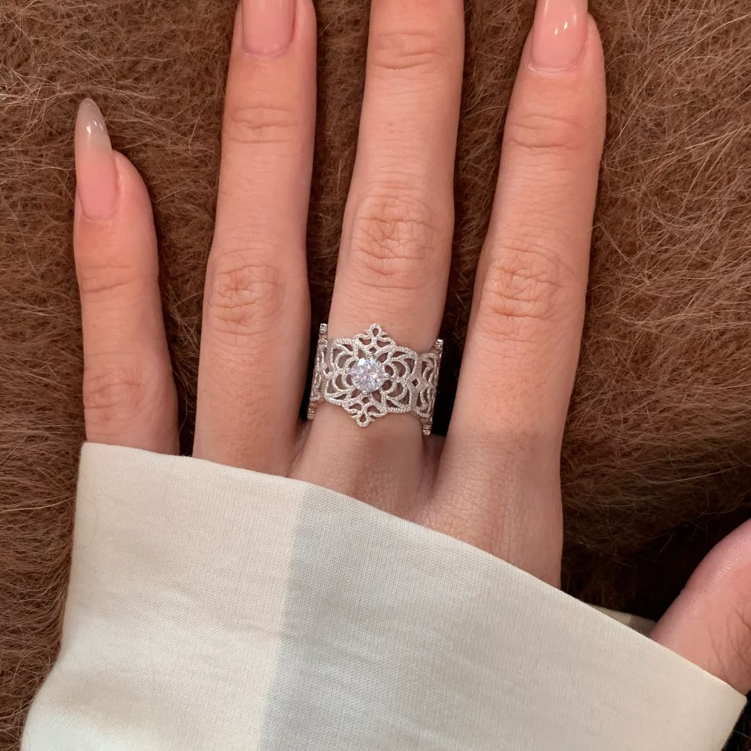 Damen filigraner und eleganter Ring mit kunstvollem Design Shop Nory