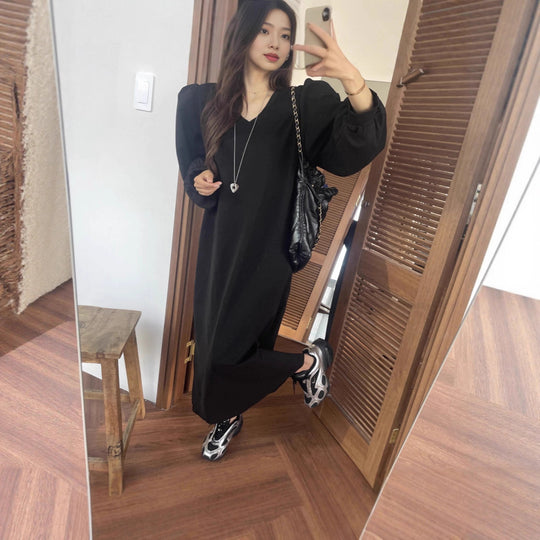 Damen Lässiges Maxi‑Sweatkleid mit V‑Ausschnitt, voluminösen Ballonärmeln und geradem Saum Shop Nory