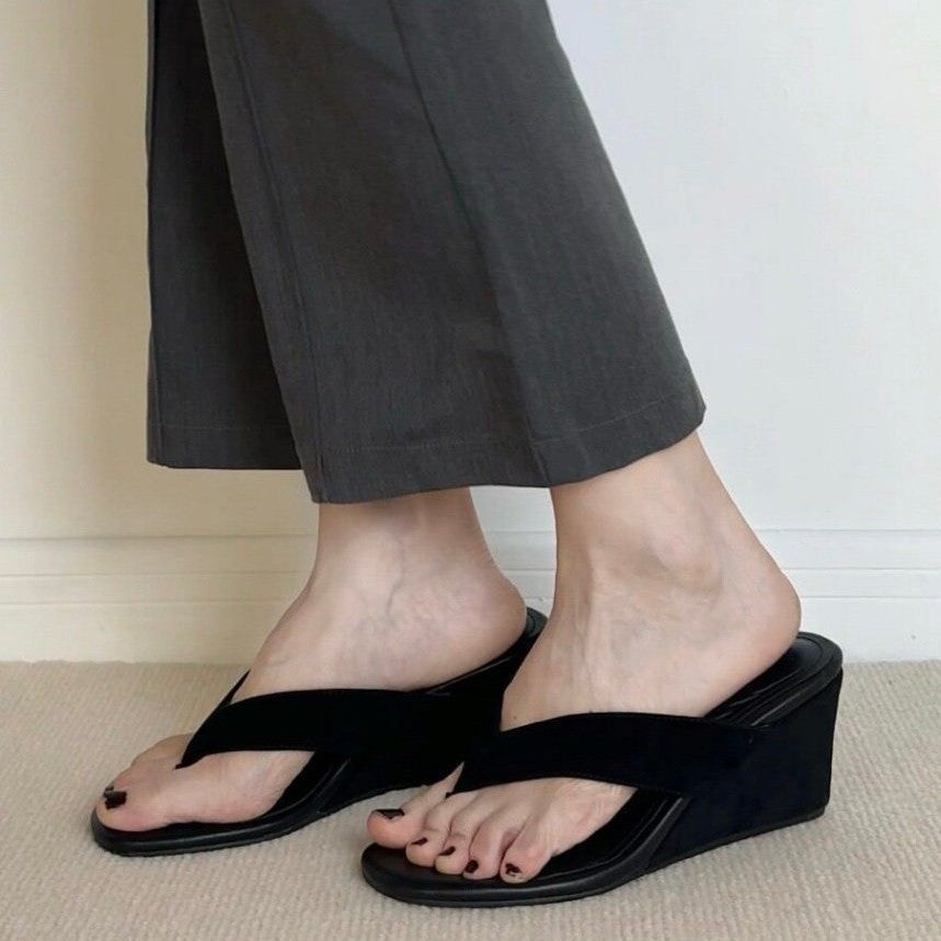 Damen Wedgesandalen mit komfortablem Fußbett und modischem Design