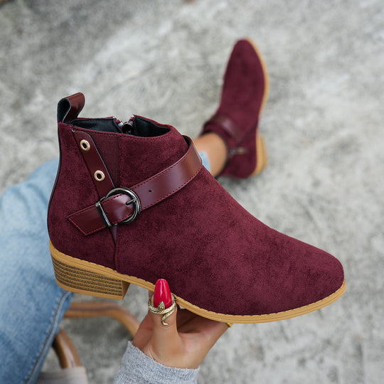 Damen Kurzschaft-Stiefelette aus Wildlederoptik mit seitlichem Reißverschluss und Ziergurt Shop Nory