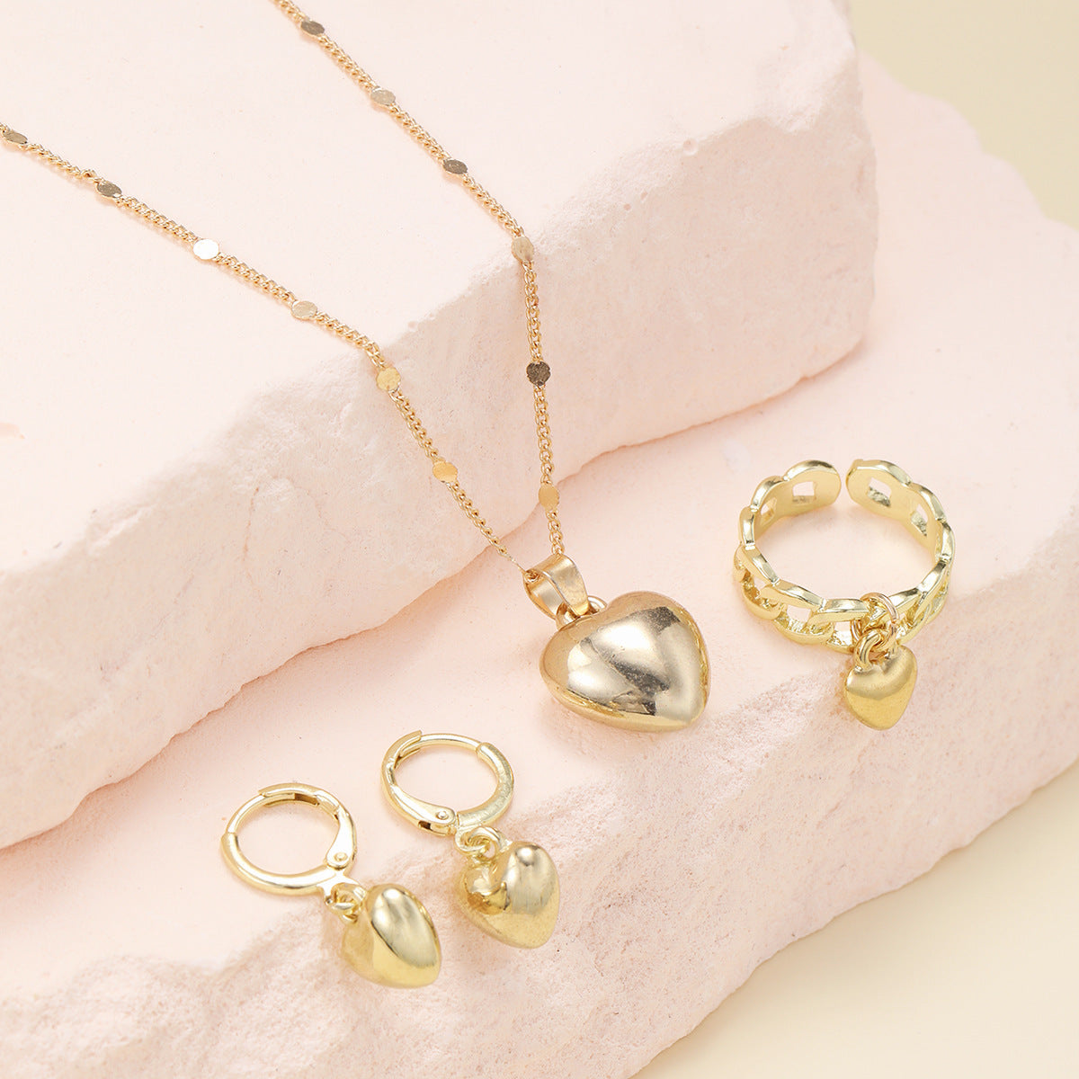 Damen Schmuckset mit Herzen und eleganten Akzenten Shop Nory