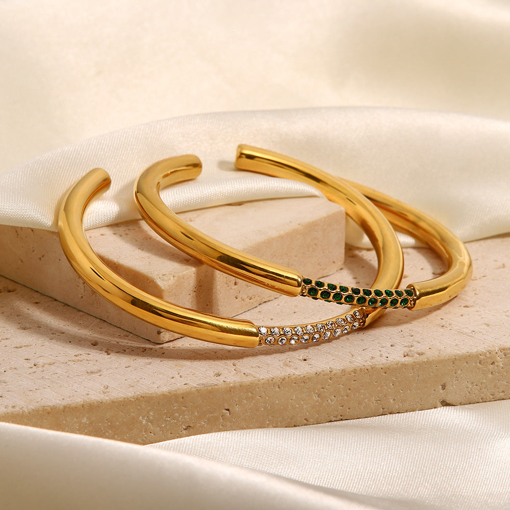 Damen Armband mit funkelndem Kristallbesatz und elegantem Design Shop Nory