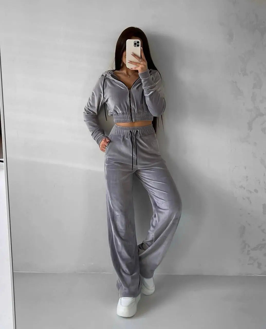 Damen Samt-Loungewear-Set mit Cropped Zip-Kapuzenjacke und weiter Palazzohose Shop Nory
