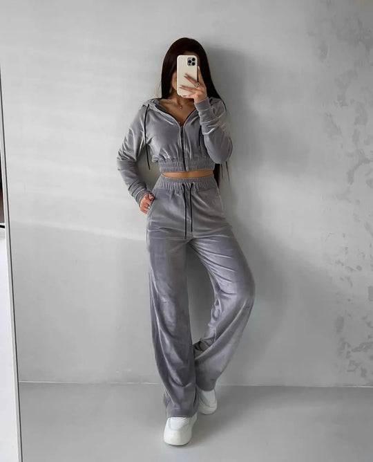 Damen Samt-Loungewear-Set mit Cropped Zip-Kapuzenjacke und weiter Palazzohose Shop Nory