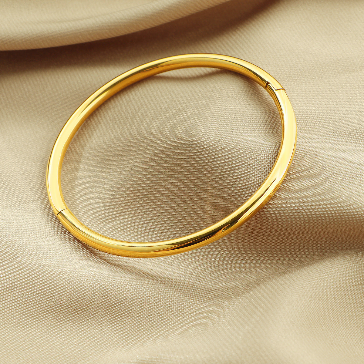Frauen Sleek Gold Armreife Shop Nory