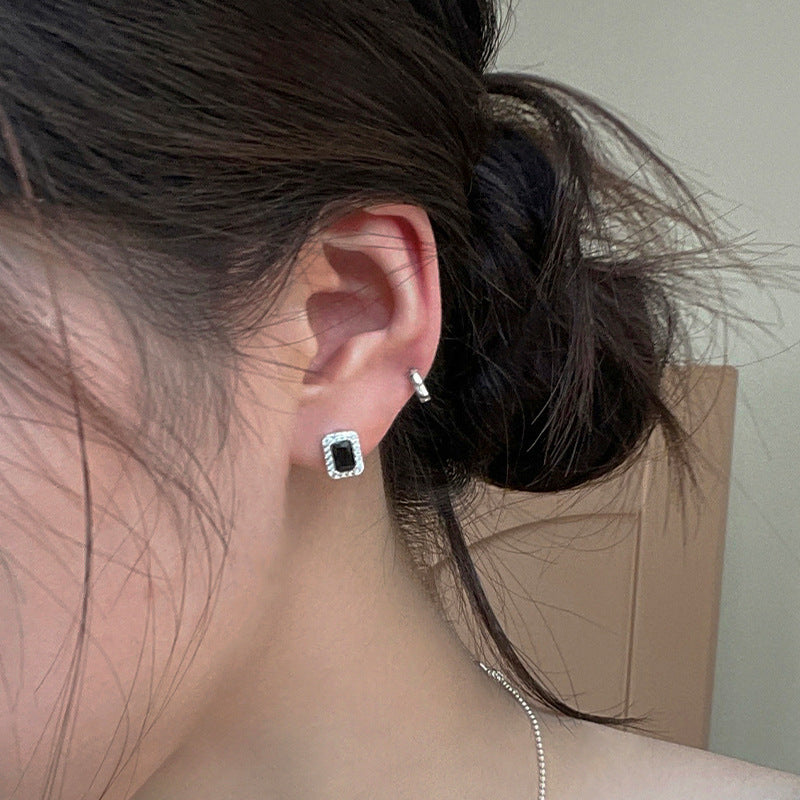 Damen Ohrstecker mit glitzerndem Zirkonrand und edlem Onyx Shop Nory