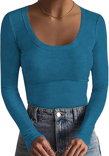 Damen Schmal geschnittenes Langarm-Feinstricktop mit weitem U-Ausschnitt Shop Nory