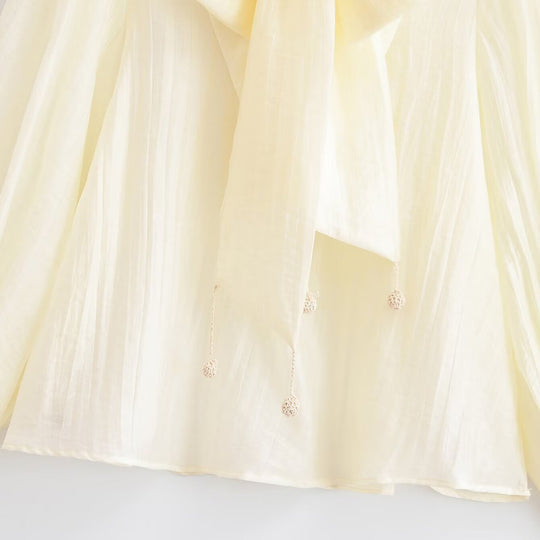 Damen Elegante Chiffonbluse mit Schleifenkragen, Plissee-Detail und Ballonärmeln Shop Nory