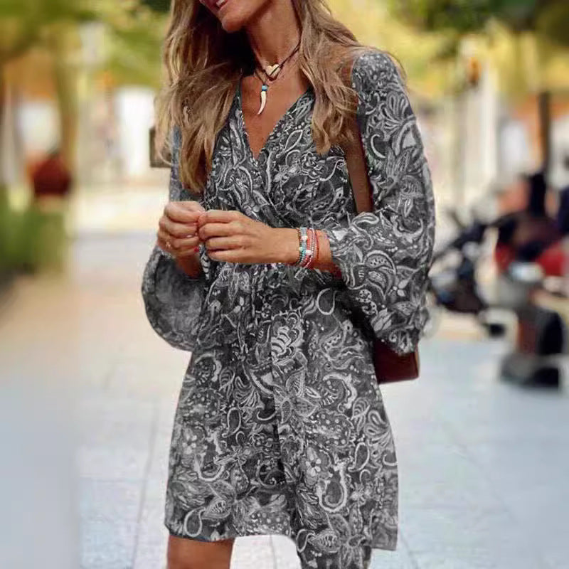 Frauen Boho Mini Kleid mit Paisley-Druck, V-Ausschnitt, gebundenem Gürtel und Ballonärmeln Shop Nory