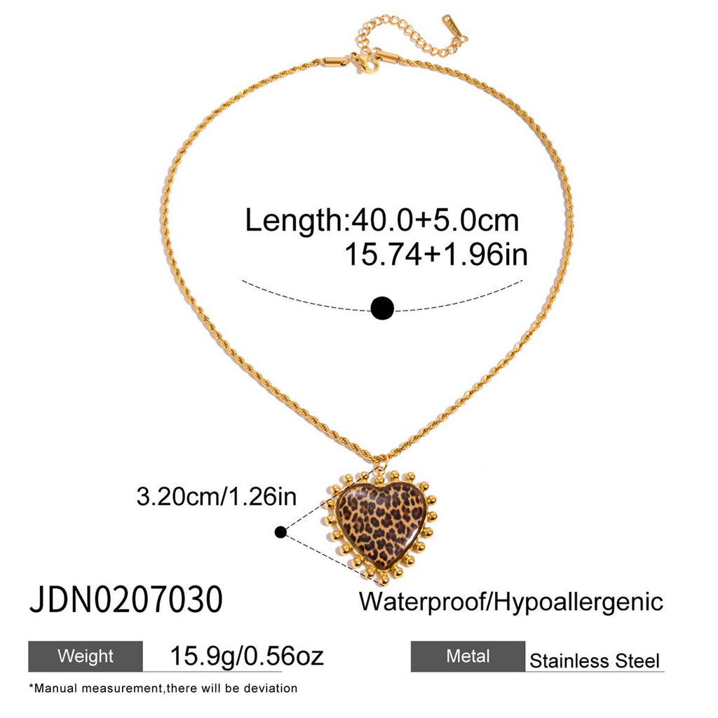 Damen Halskette mit ungewöhnlichem Pferdeanhänger und stylischem Leoprint-Shop Nory