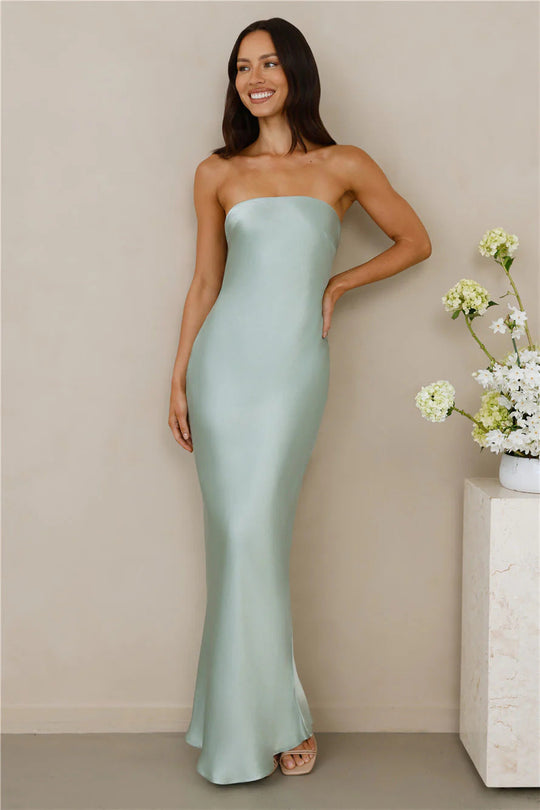 Damen Elegantes schulterfreies Maxikleid aus satinähnlichem Material Shopnory