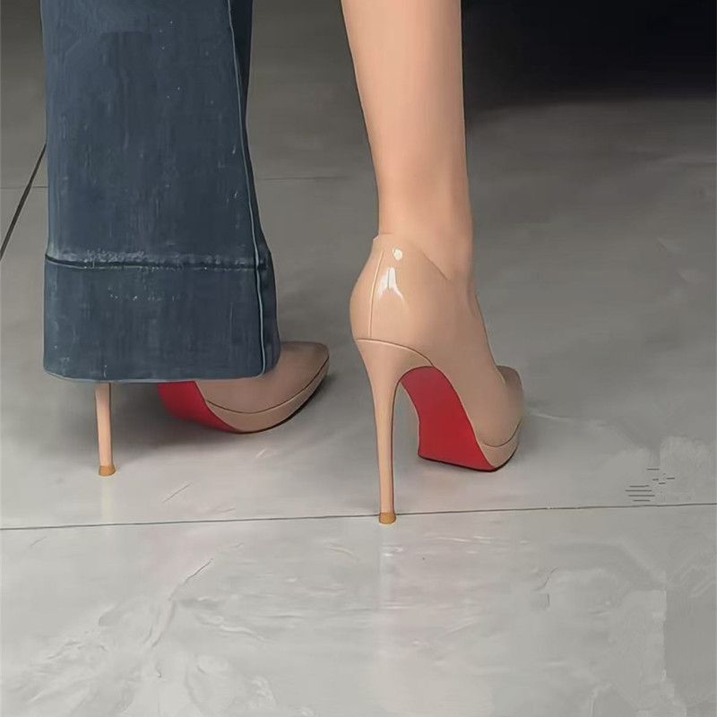Damen Elegante spitz zulaufende Lackoptik‑Pumps mit extrahohem Stiletto und geformter Absatzkontur Shop Nory