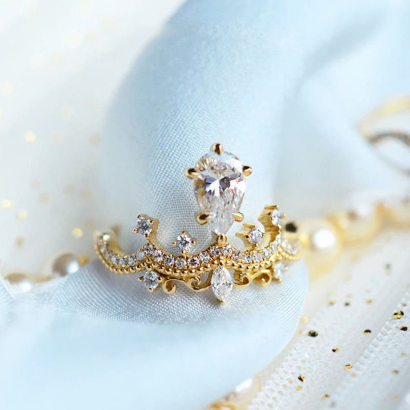 Damenring im eleganten Tiara-Stil mit funkelnden Kristallen Shop Nory