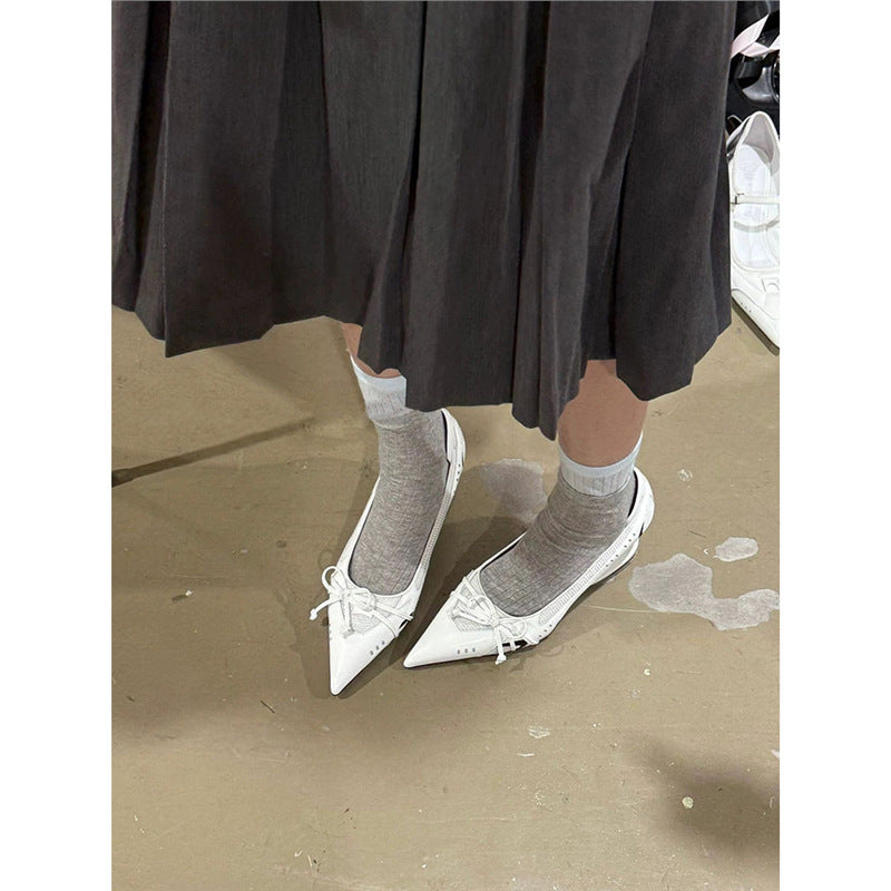Damen Spitz zulaufende Mesh-Metallic-Pumps mit sculpted Kitten-Absatz und Schleifenriemen Shop Nory