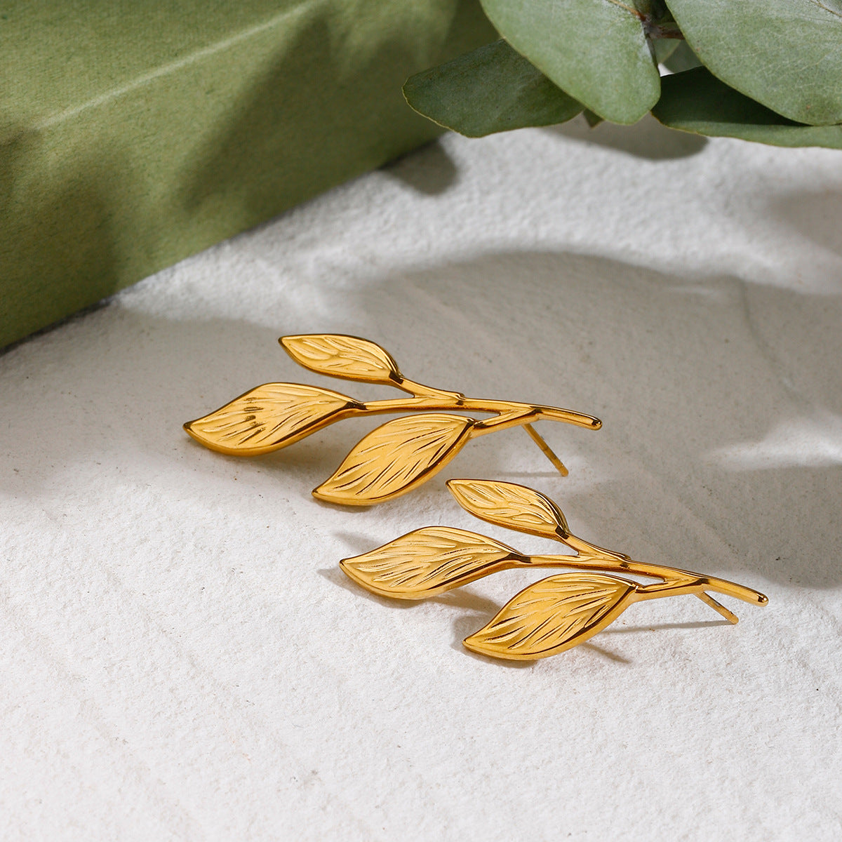 Damen Ohrringe im eleganten Blattdesign Shop Nory