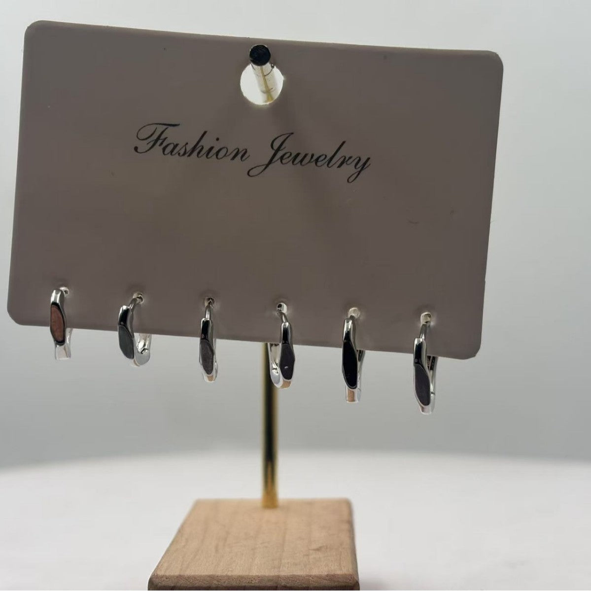Damen Ohrringe mit modernem und minimalistischem Design Shop Nory