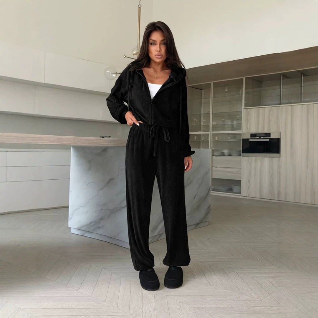 Damen weiches Velours Lounge-Set mit Kapuzenjacke, Reißverschluss und weiten Komforthosen Shop Nory