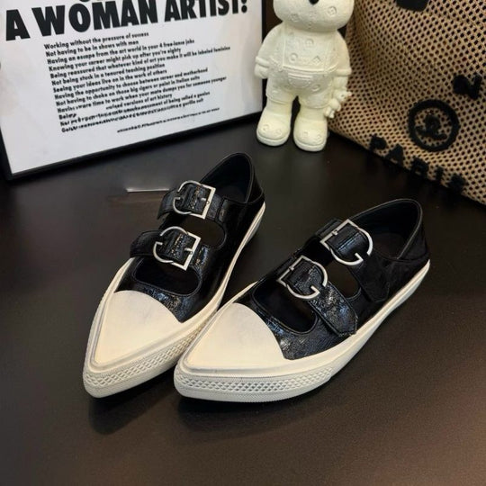 Damen Spitz zulaufende Mule‑Sneaker mit doppelten Schnallenriemen und flacher Plateausohle Shop Nory