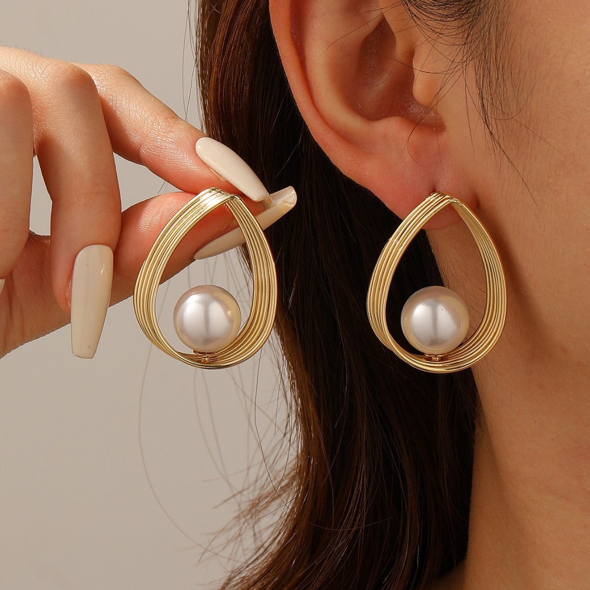 Damen Ohrringe mit eleganter Perlen- und geometrischer Form Shop Nory