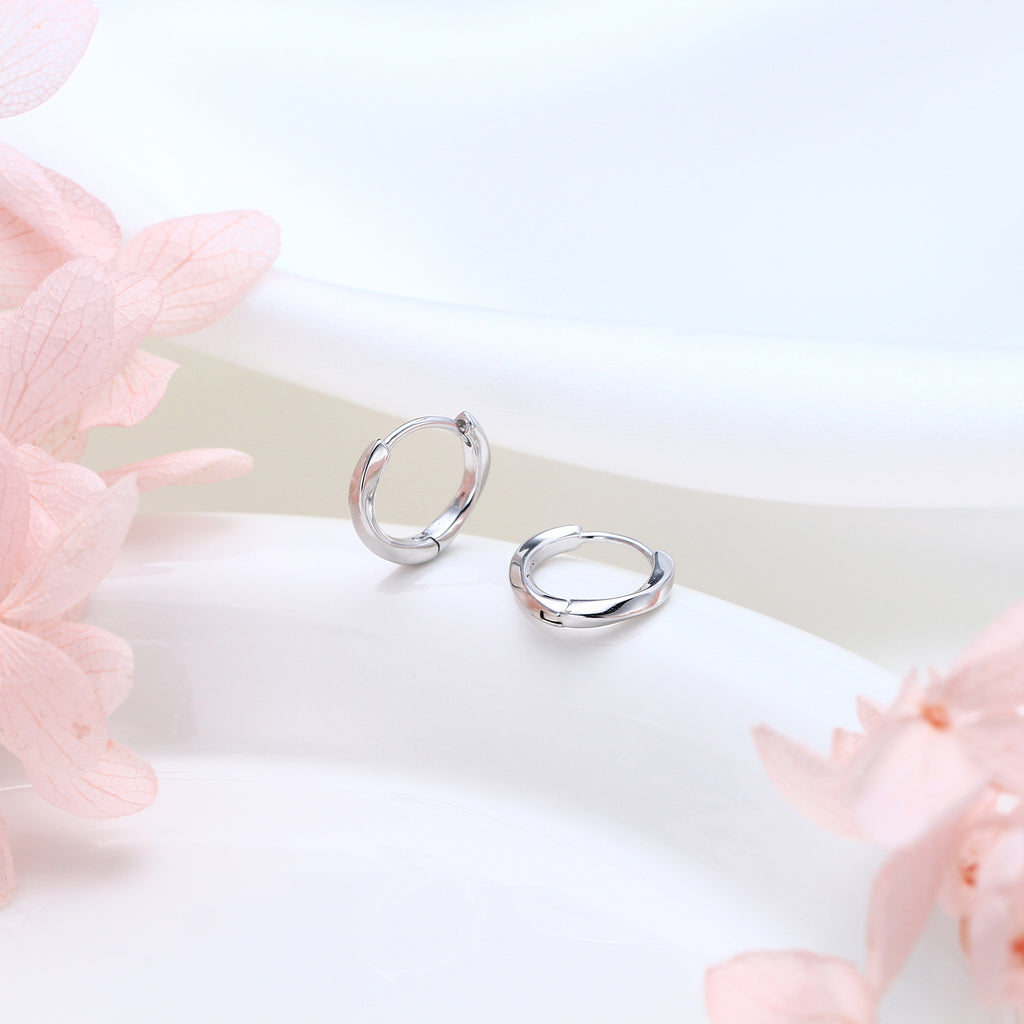Damen Creolen mit elegantem, geschwungenem Design aus 925 Sterling Silber Shop Nory