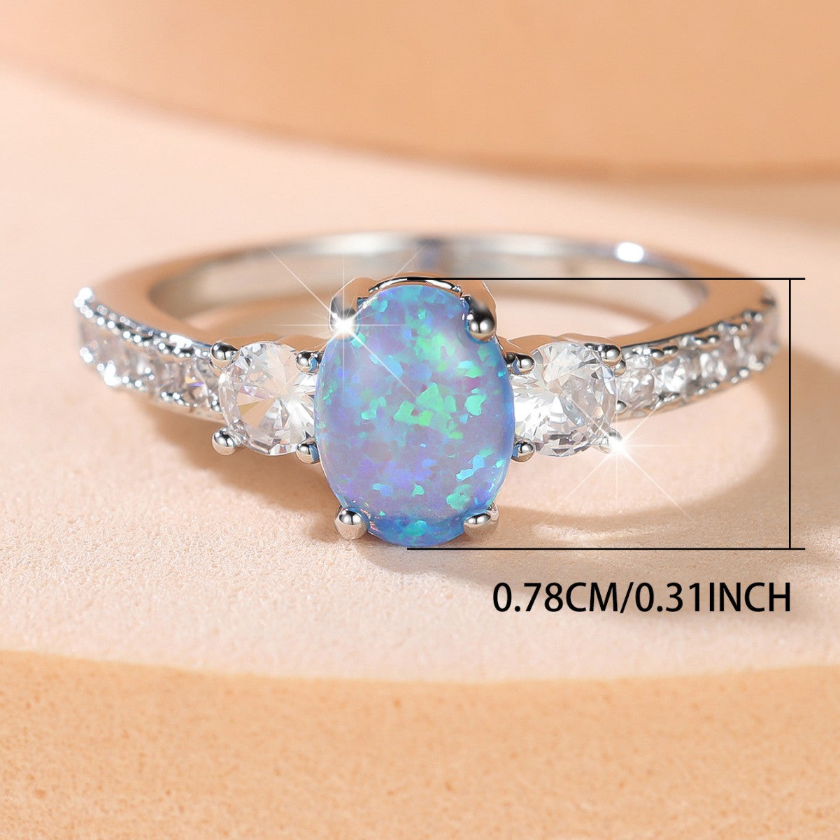 Damen Ring mit funkelndem Opal und zarten Zirkonia-Details Shop Nory