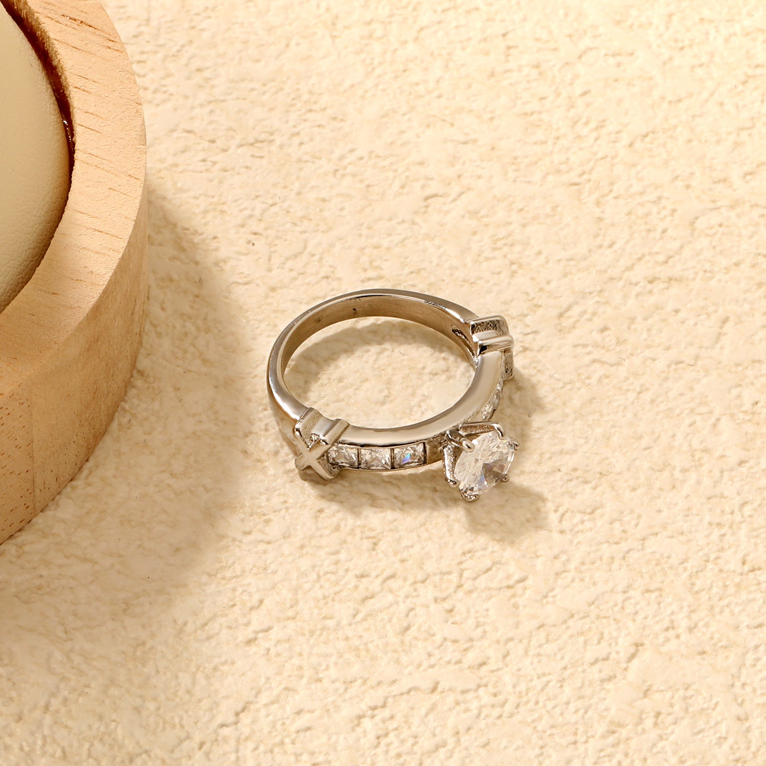 Damen Ring mit kunstvollem Zirkonia-Design Shop Nory