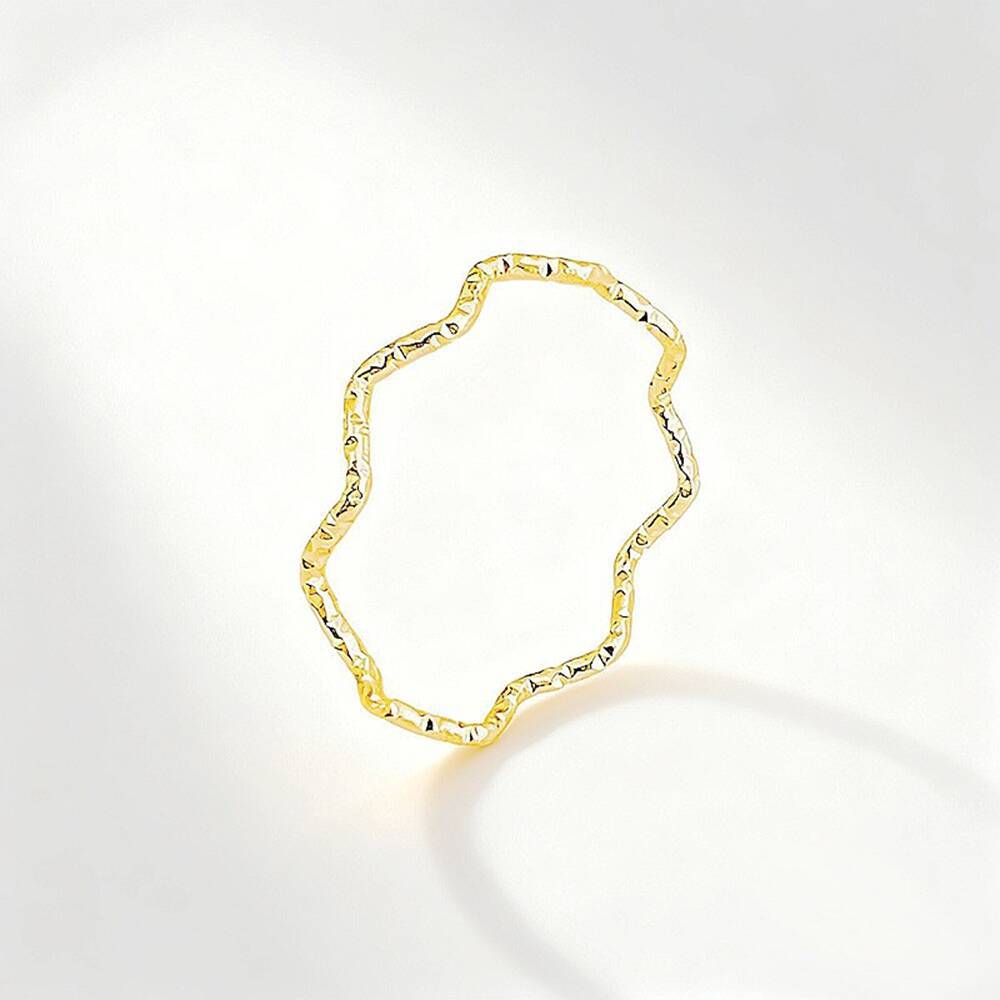 Damen Ring mit elegantem, gedrehtem Design aus hochwertigem Edelstahl Shop Nory