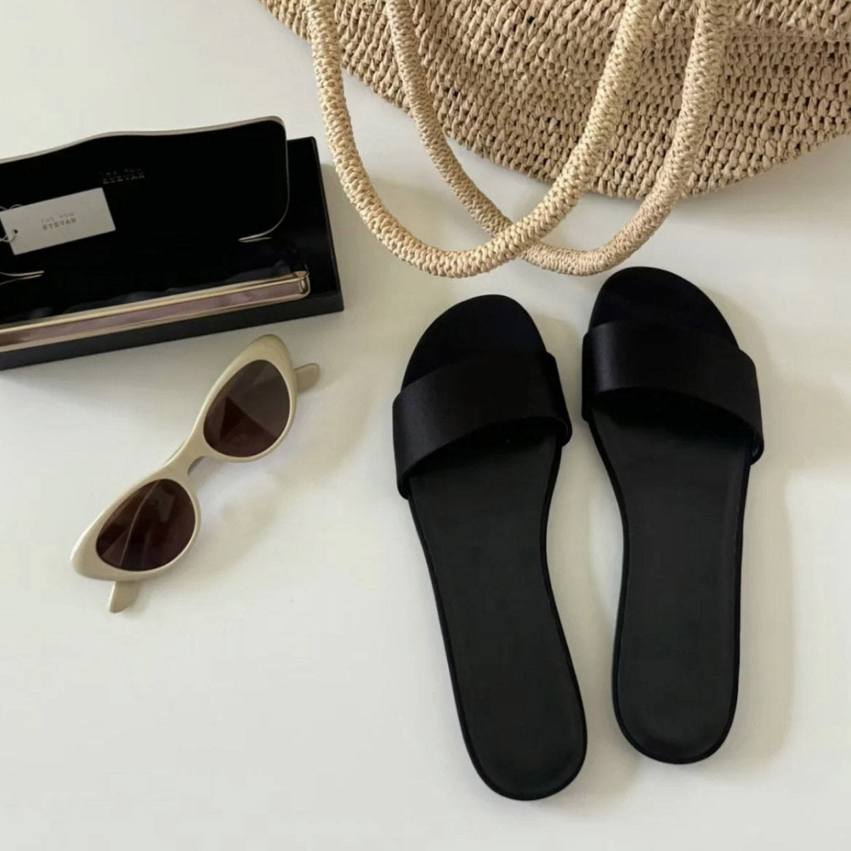 Damen elegante Flache Sandalen mit modischem Riemendesign Shopnory