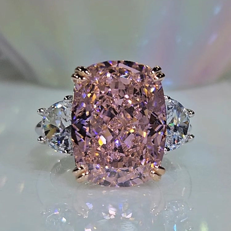 Damenring mit außergewöhnlichem pinken Edelstein und funkelnden Zirkonia Shop Nory