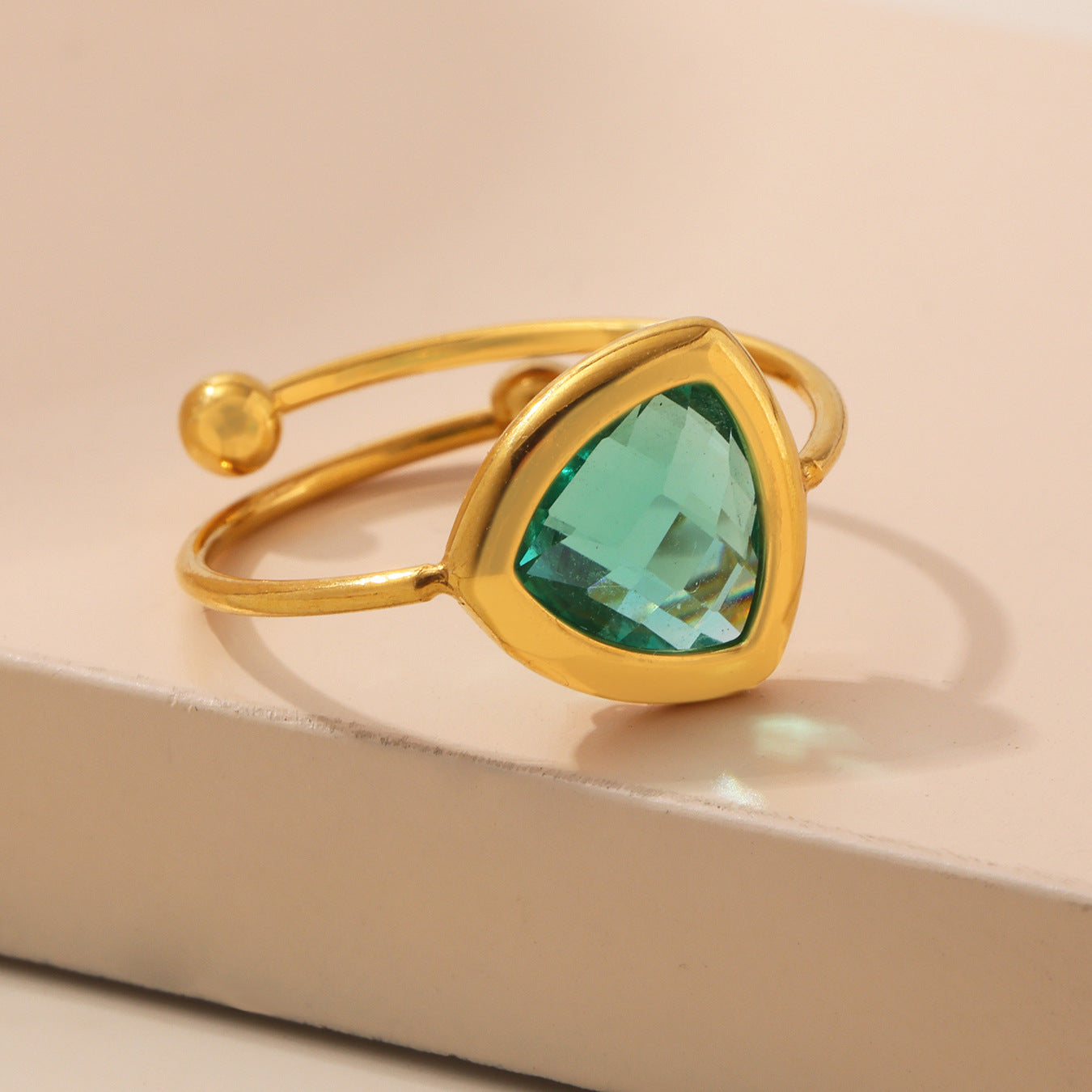 Damenring mit antikem, facettiertem Glas und elegantem Design Shop Nory