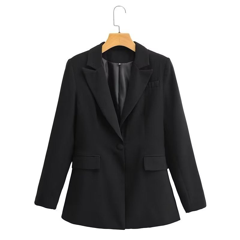 Damen Figurschmeichelnder Ein-Knopf-Blazer im modernen Oversize‑Cut mit Reverskragen und Pattentaschen Shop Nory