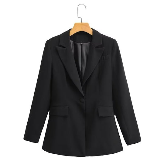 Damen Figurschmeichelnder Ein-Knopf-Blazer im modernen Oversize‑Cut mit Reverskragen und Pattentaschen Shop Nory