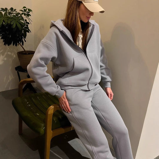 Damen lässiges Fleece-Zweiteiler mit Oversize-Kapuzenjacke und tapered Joggerhose Shop Nory