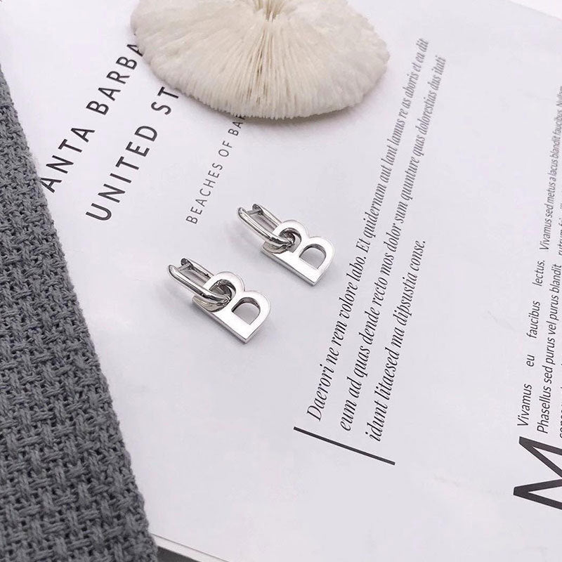Damen Ohrhängende Buchstaben-Ohrringe Shop Nory