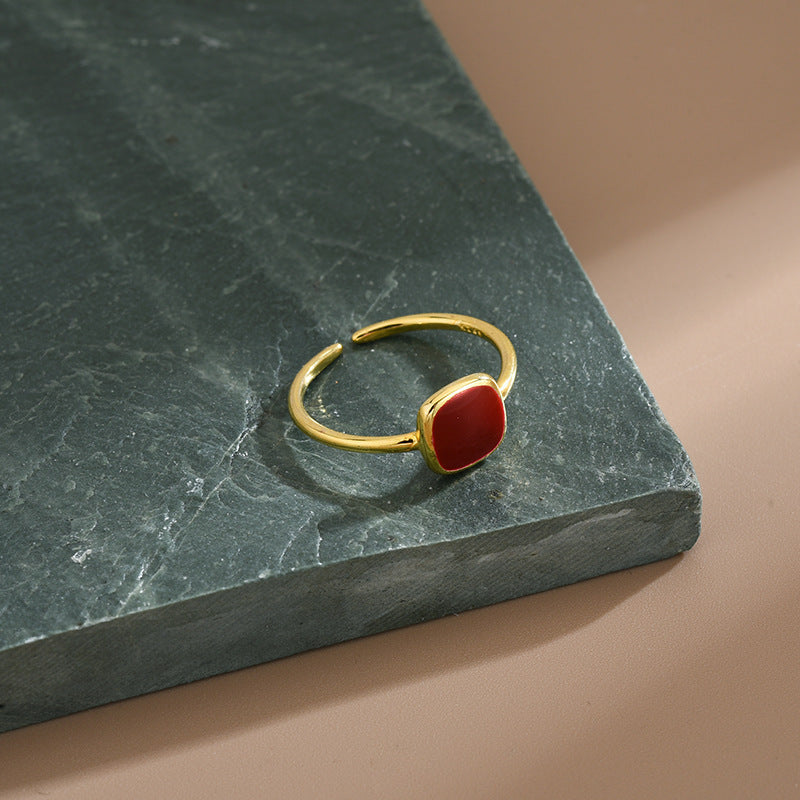 Damenring mit quadratischem Stein und offenen Details Shop Nory