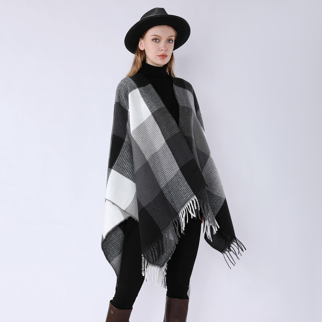 Damen Weichfallender Oversize-Poncho im Plaid-Webmuster mit V-Kragen und Fransensaum Shop Nory
