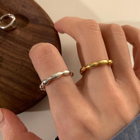 Damen offenes Armband mit modernem Design und eleganten Elementen Shop Nory