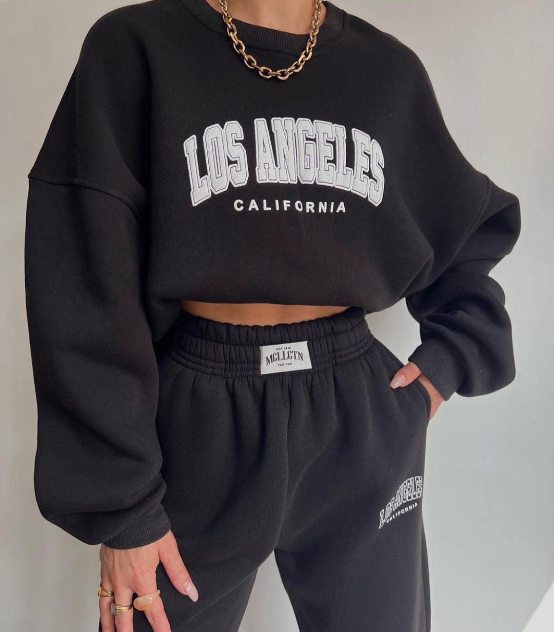 Damen Oversized Lounge-Set aus Baumwollfleece mit Collegestickerei und relaxed Jogginghose Shop Nory