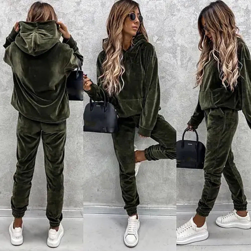 Damen Velours-Lounge-Set mit kuscheliger Kapuzenpullover und schmal zulaufender Jogginghose Shop Nory