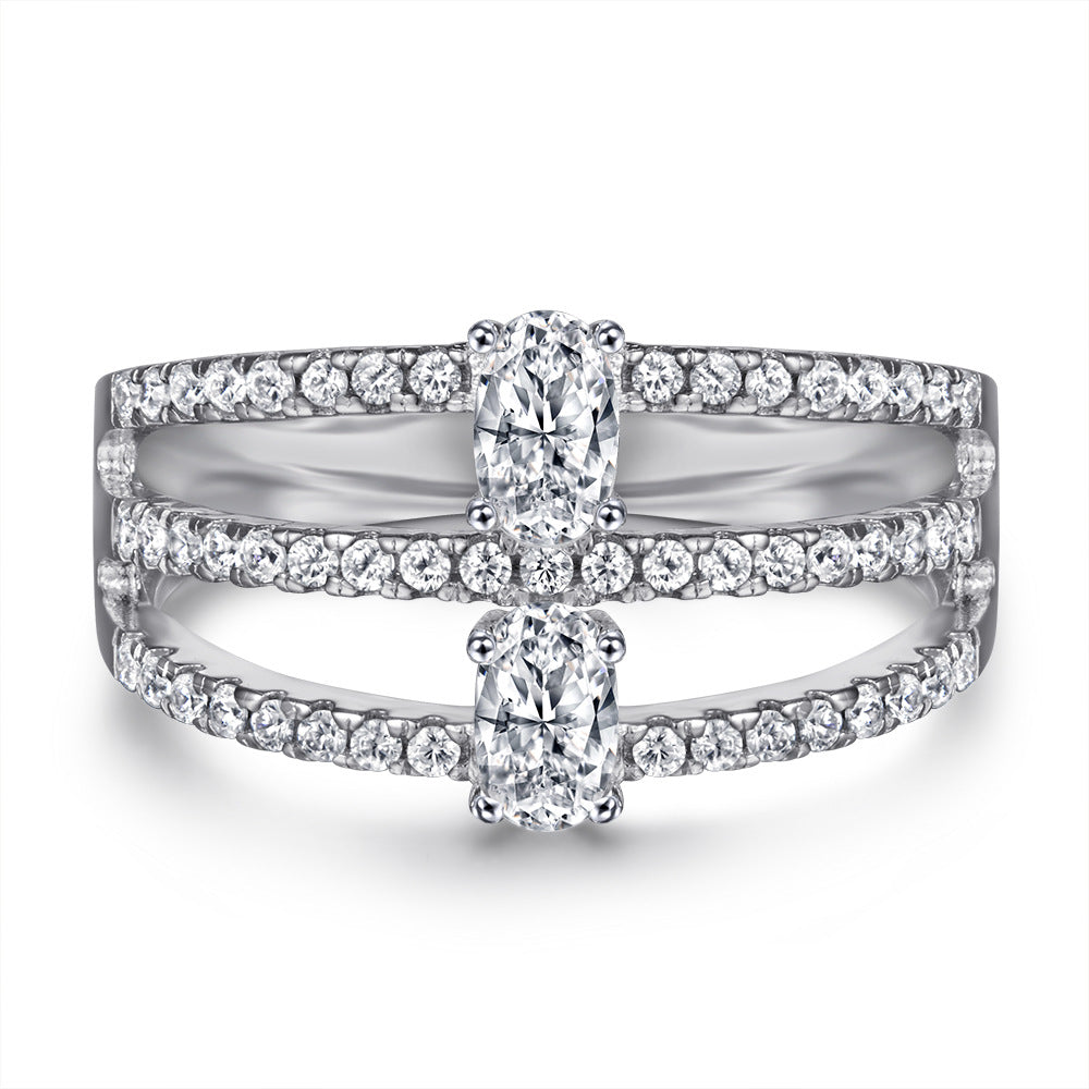 Damen Eleganter und funkelnder Verlobungsring mit ovalem Diamanten Shop Nory