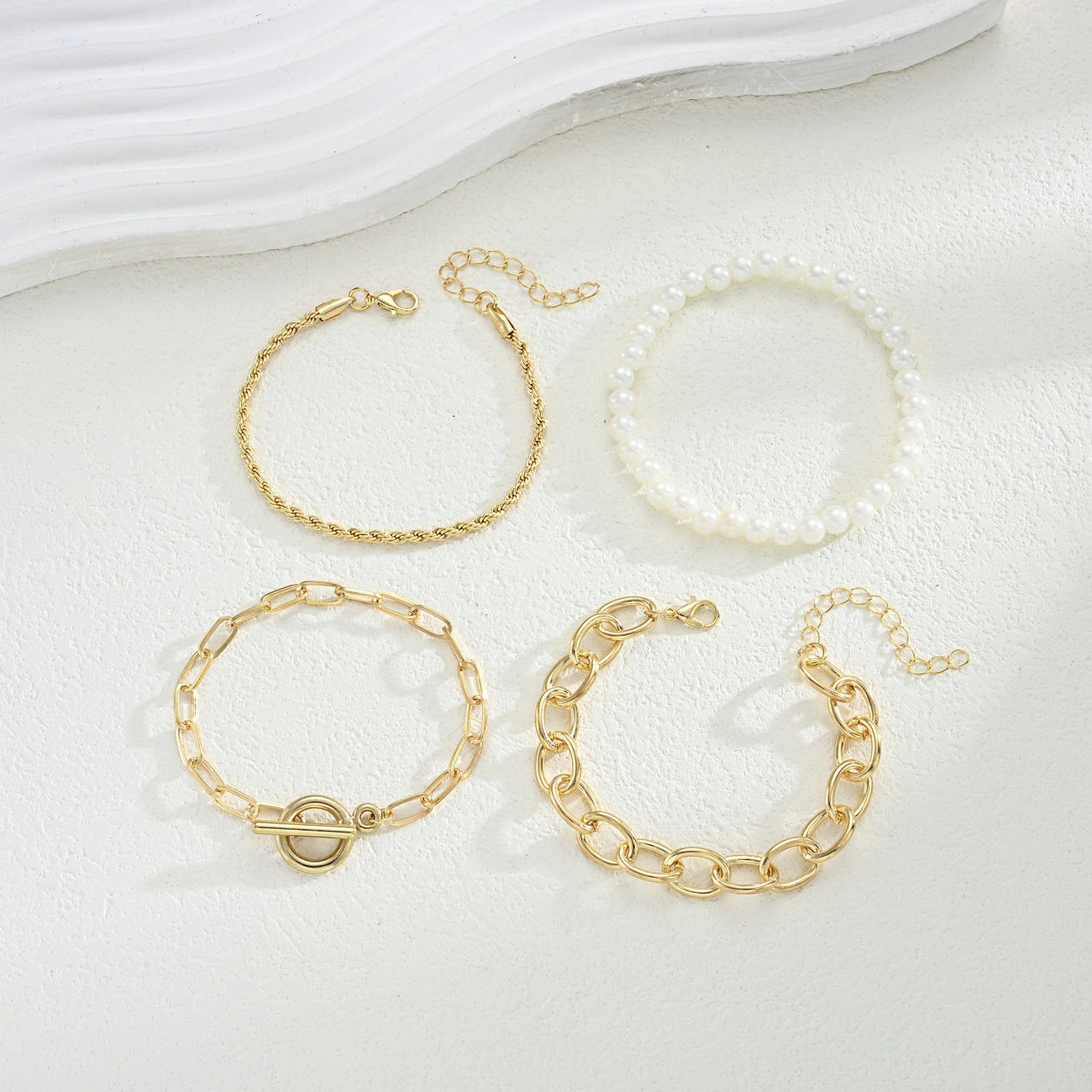 Damen Armreif-Set mit elegantem Gold- und Perlendesign Shop Nory