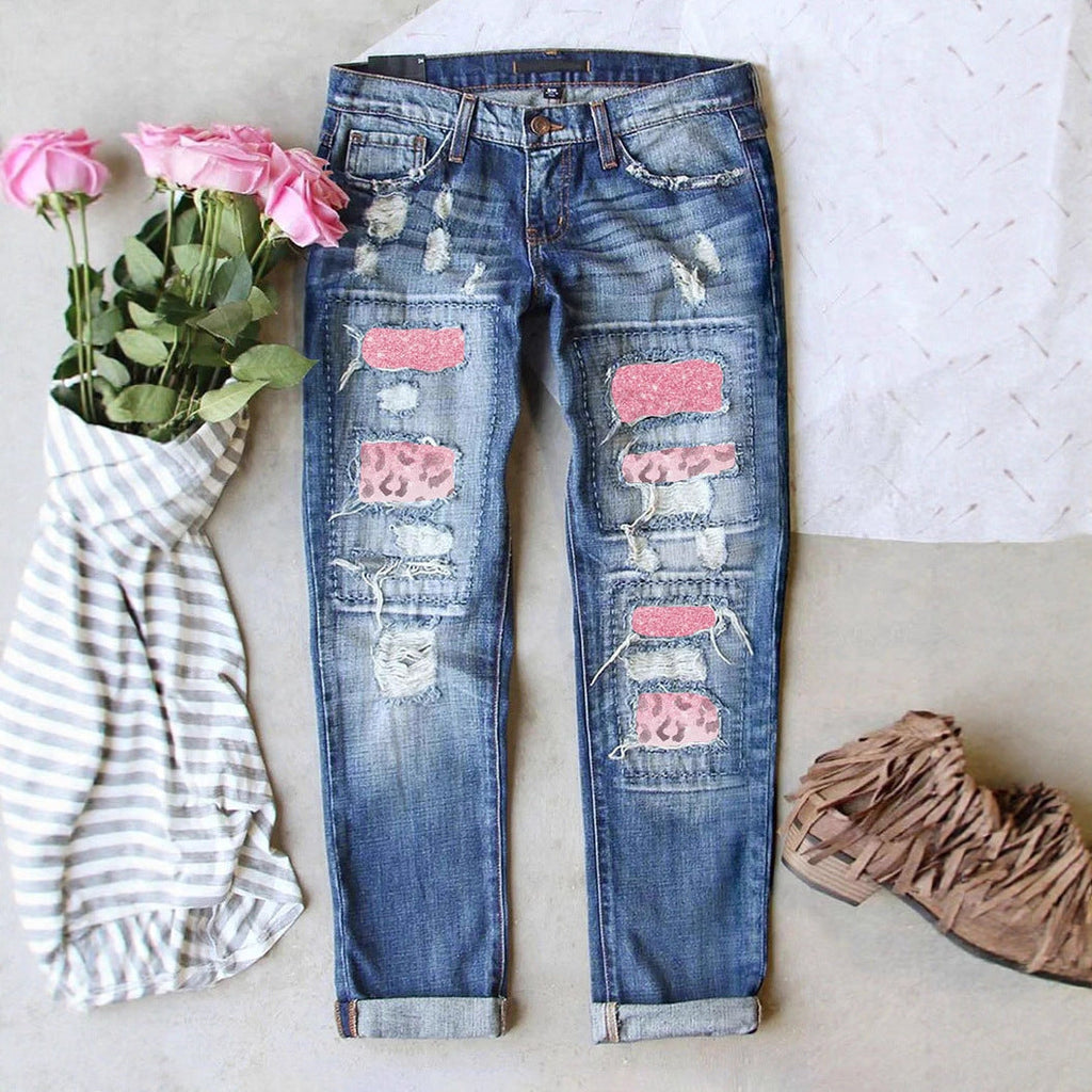 Damen Ripped Jeans mit modischen Patches und lässigem Schnitt