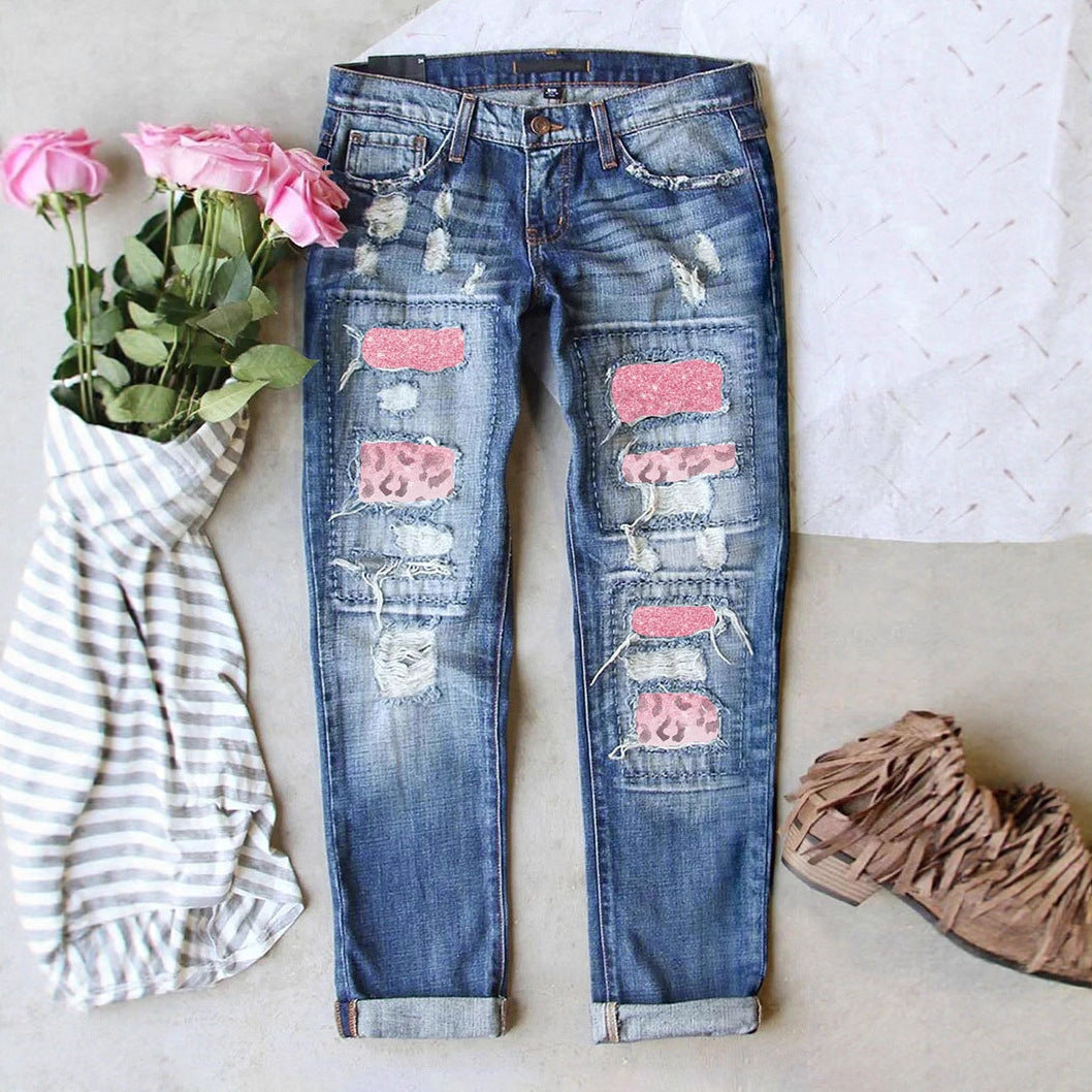 Damen Ripped Jeans mit modischen Patches und lässigem Schnitt