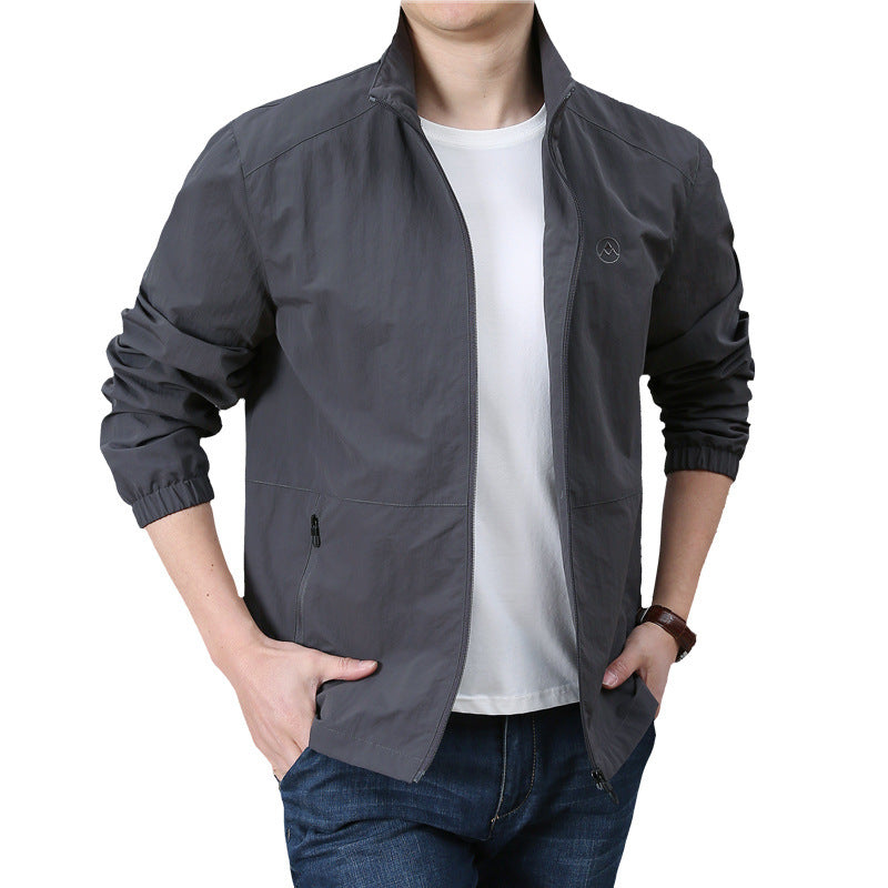 Herren Leichte Windjacke mit Stehkragen, elastischen Bündchen und verdecktem Reißverschluss Shop Nory