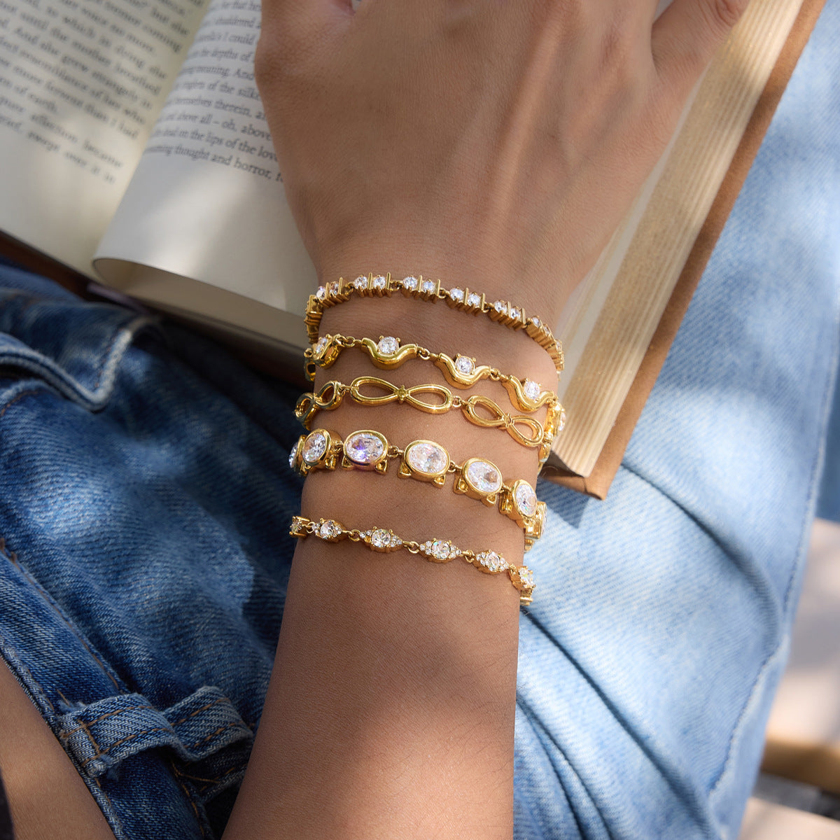 Damen Armband mit funkelnden Kristallen und elegantem Design Shop Nory