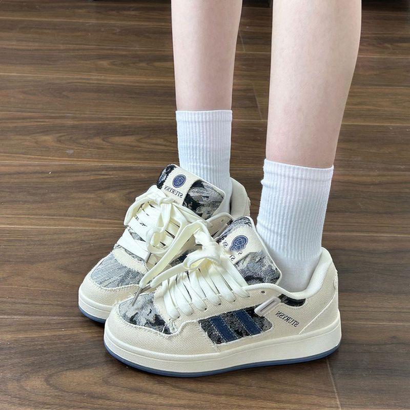 Damen modische Sneakers mit robustem Obermaterial und einzigartigem Design