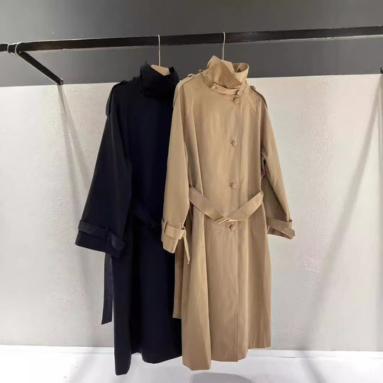 Damen Maxilanger Manteltrench mit verdeckter Knopfleiste, hohem Stehkragen und Taillengürtel Shop Nory