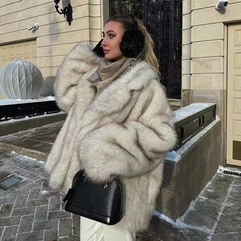 Damen Kurzblouson aus dichtem Kunstpelz mit großzügigem Schalkragen Shop Nory
